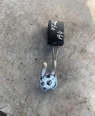 Audi A4 S4 B7 8E 8H Front seatbelt buckle 8e0857740