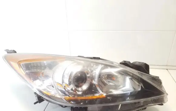 Mazda 3 II Headlight/headlamp BDG751030