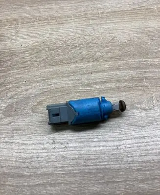 Renault Scenic II - Grand scenic II Brake pedal sensor switch 8200168239B
