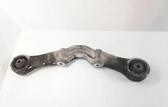 Mitsubishi Pajero Rear differential/diff mount bracket 