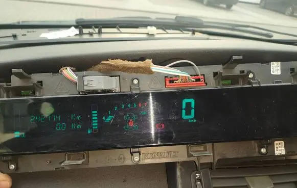 Renault Scenic II - Grand scenic II Speedometer (instrument cluster) 8200461294H NS1231729F 281133520