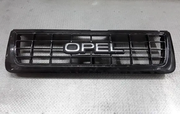 Opel Monterey Front bumper upper radiator grill