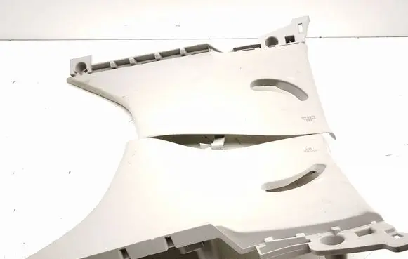 (D)pillar trim (top)