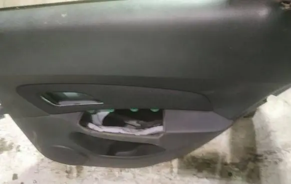 Chevrolet Cruze Rear door card panel trim