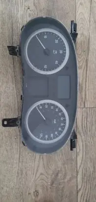 Opel Vivaro Speedometer (instrument cluster) P8201297597