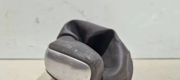 Renault Scenic III - Grand scenic III Gear lever shifter trim leather/knob 969352184r