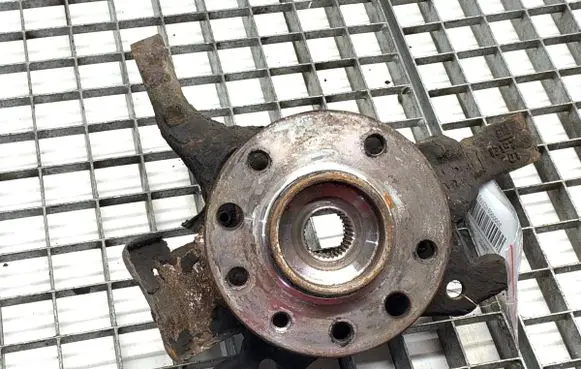 Opel Zafira B Front wheel hub spindle knuckle 