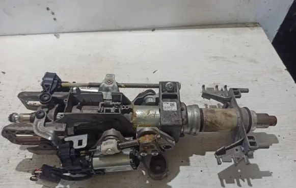 BMW 5 F10 F11 Steering wheel axle 6788155 P10768701 10H60187