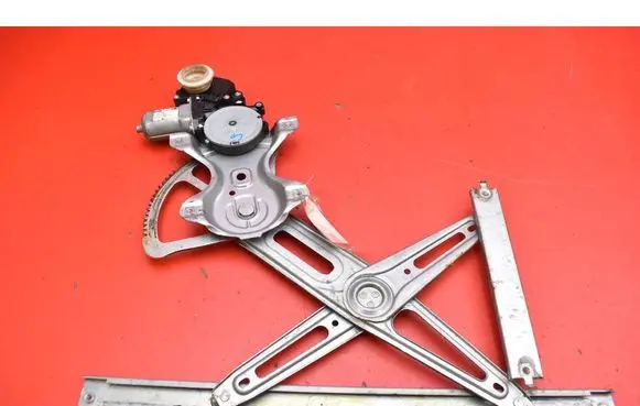 Toyota Avensis Verso Front door window regulator with motor 85702-02020