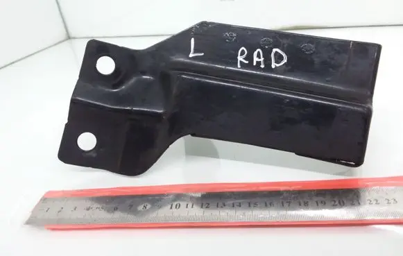 Radiator mount bracket