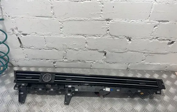 Dash center air vent grill