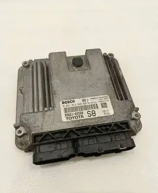 Toyota Auris 150 Engine control unit/module 8966102S80 0281014846