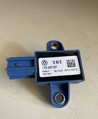 Volkswagen Scirocco Airbag deployment crash/impact sensor 1K8955557 5WK4400802