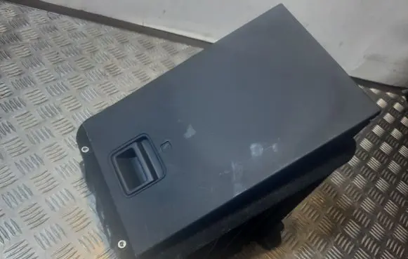 Audi A8 S8 D4 4H Trunk/boot storage box wall 9918009753