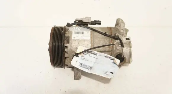 Renault Clio IV Air conditioning (A/C) compressor (pump) 926007741R