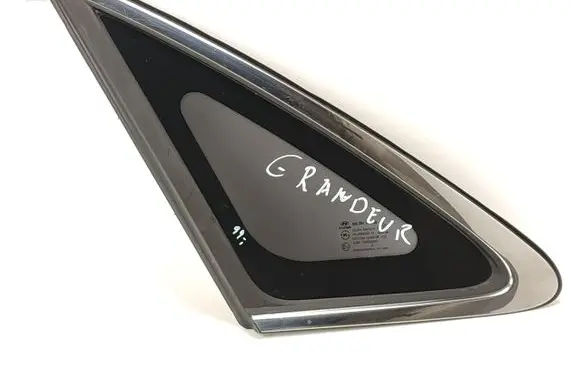 Hyundai Santa Fe Rear door window glass 43R000050