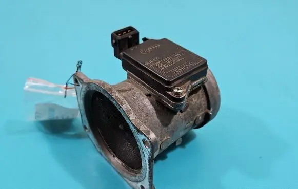 Volkswagen PASSAT B4 Mass air flow meter 037906461B IMPRK1474318