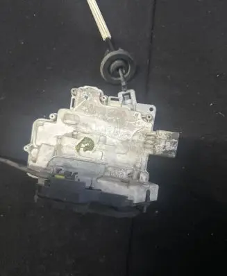 Audi A6 S6 C6 4F Front door lock 4F1837016