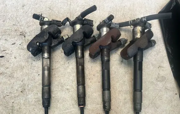 Mitsubishi Outlander Fuel injectors set 1465A353