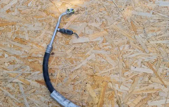 Chrysler 300M Air conditioning (A/C) pipe/hose