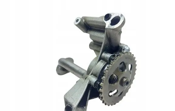 Volkswagen PASSAT B5 Oil pump 06A115105