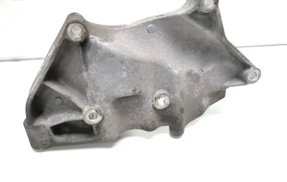 Suzuki Grand Vitara II Generator/alternator bracket 