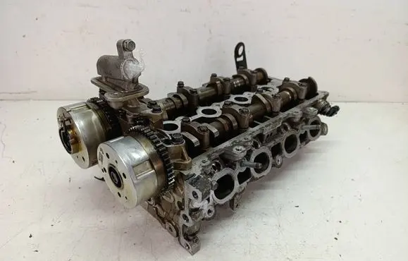 Hyundai Elantra Engine head C11816125941