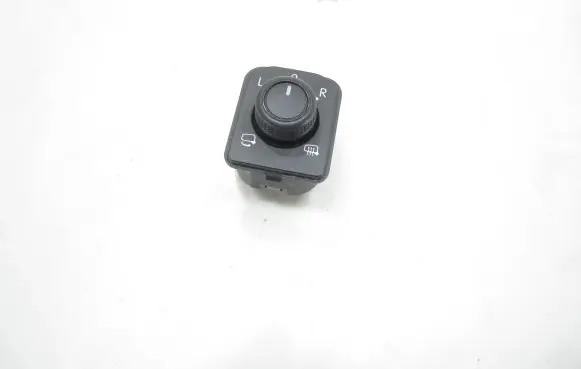Wing mirror switch