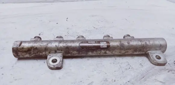 Opel Zafira B Fuel main line pipe 55197370 0445214095