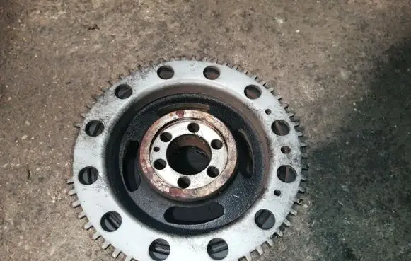 Mazda 6 Crankshaft pulley 