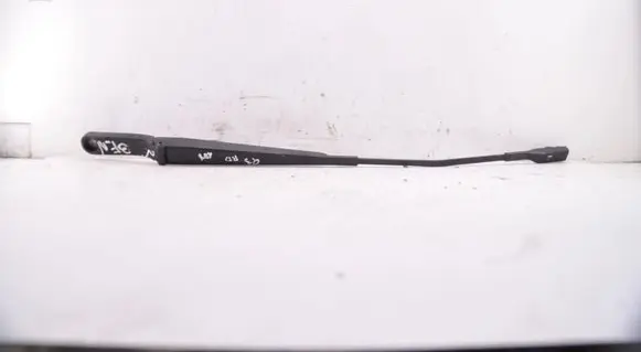 Audi Q3 8U Front wiper blade arm 8U1955408
