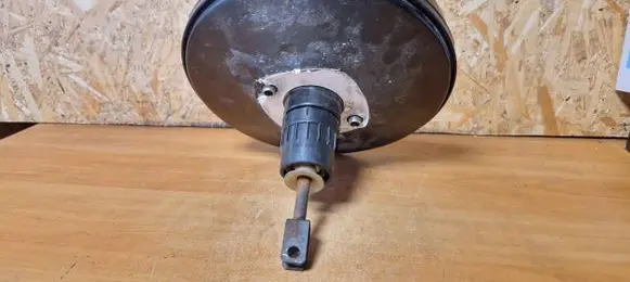 Renault Megane II Brake booster 8200157453