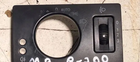 Mercedes-Benz B W245 Headlight level height control switch A169680