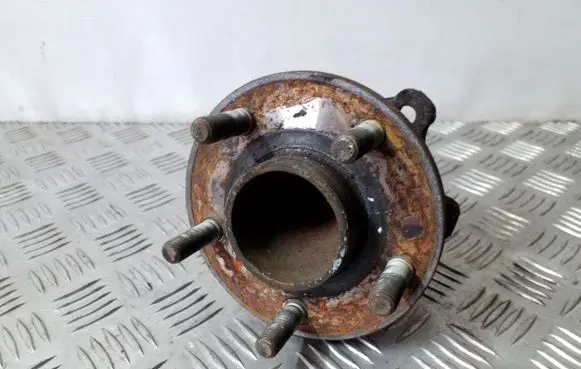 Ford C-MAX II Rear wheel hub