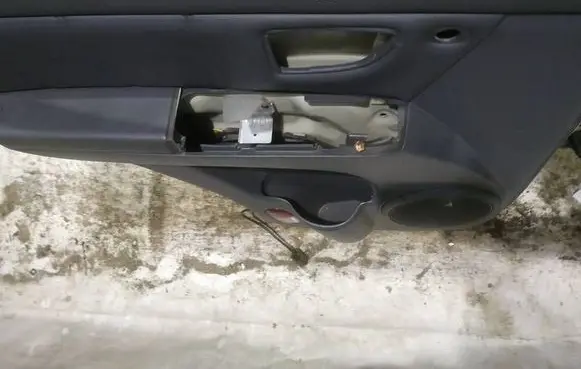 KIA Sorento Rear door card panel trim 