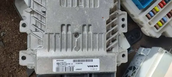 Volvo V60 Engine control unit/module 31355792