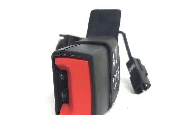 Toyota Avensis T270 Rear seatbelt buckle 6093092