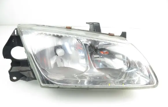 Nissan Almera N16 Headlight/headlamp 215188R