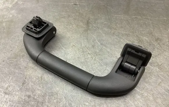 Mercedes-Benz CLS C218 X218 Front interior roof grab handle A204100051