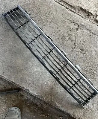 Renault Espace IV Front bumper lower grill SU1269