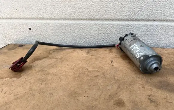 Mercedes-Benz S W220 Seat adjustment motor 2208201442