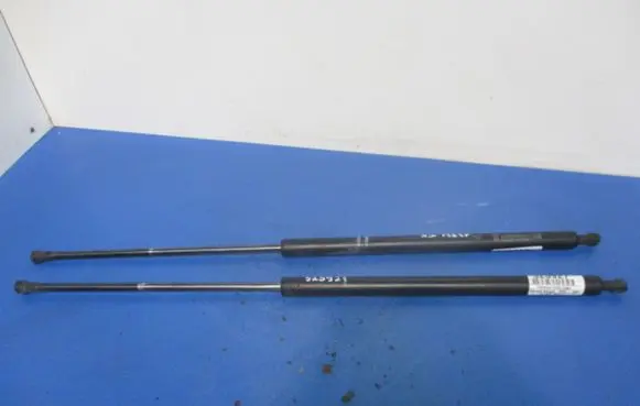 Renault Kangoo I Shock absorber/damper mounting bracket 