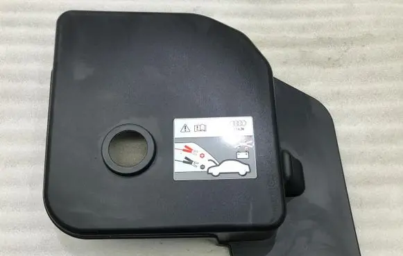 Audi A5 8T 8F Spare wheel section trim 8T0012116