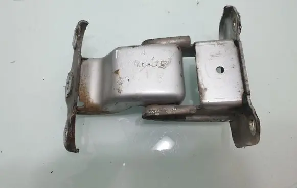 Opel Vivaro Loading door lower hinge 527428A