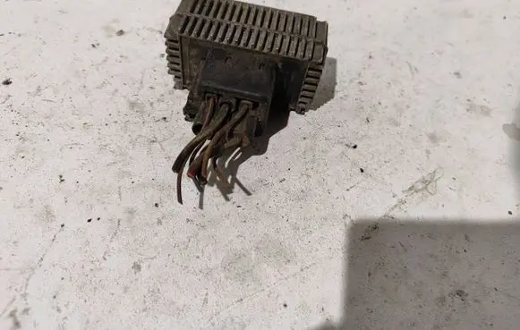 Opel Zafira B Coolant fan relay 51799018
