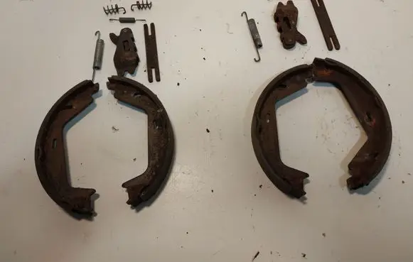 Volvo V70 Handbrake/parking brake pads 