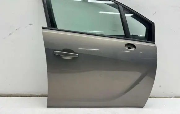 Opel Meriva B Front door MMAUTKO23361