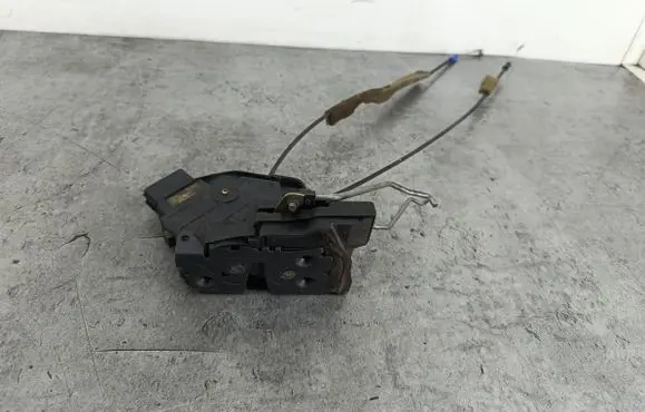 Mazda 5 Front door lock 