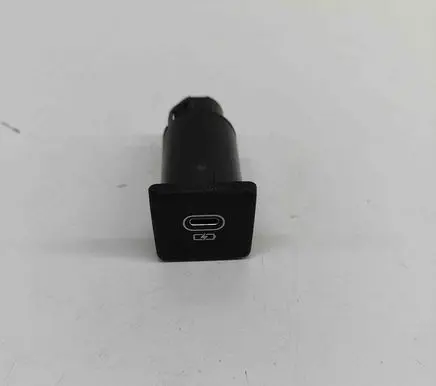 Land Rover Range Rover Sport L461 USB socket connector M8E219010DA