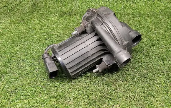 Volkswagen Touareg I Secondary air pump 06A959253E 06A131333C